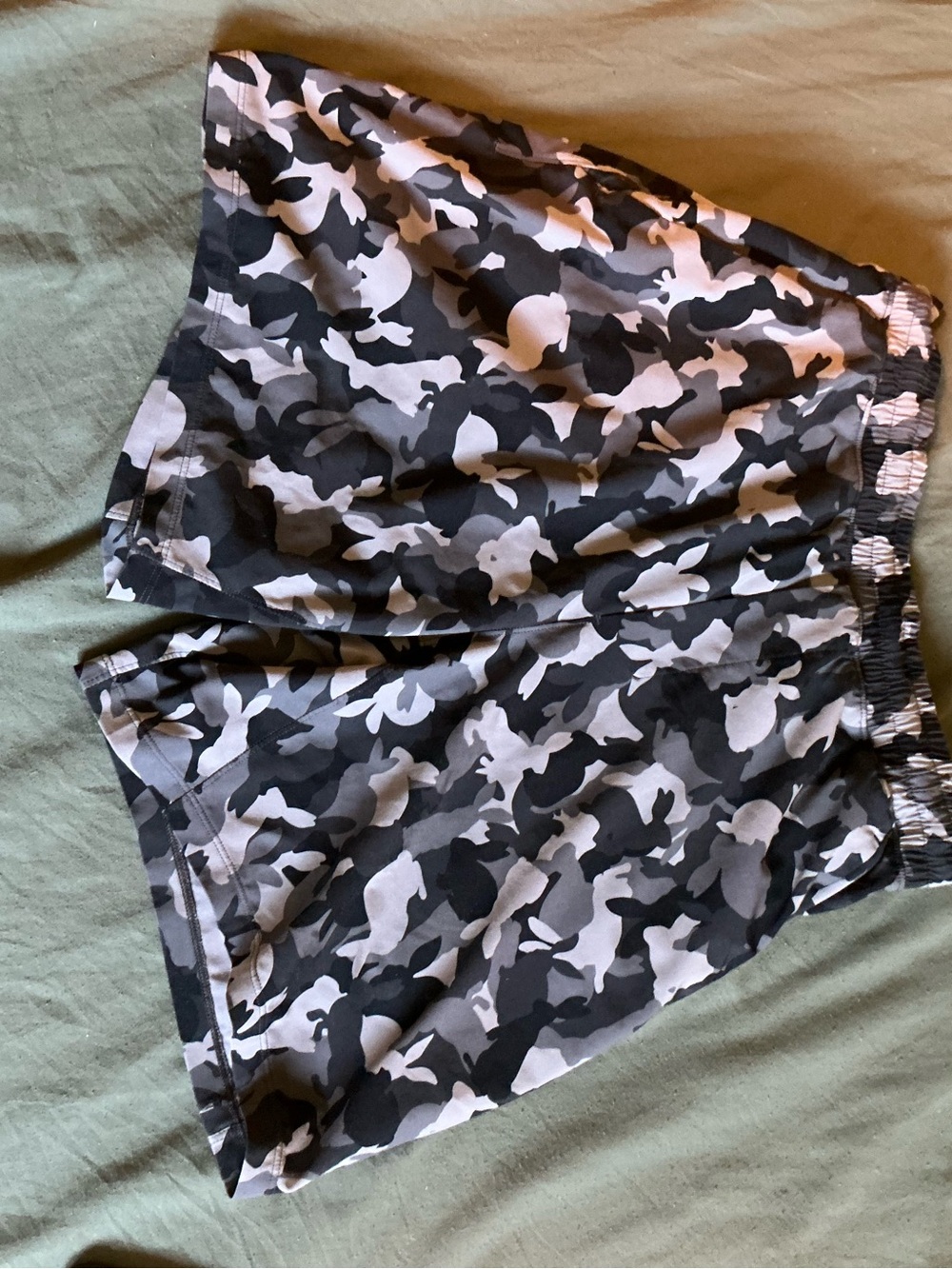 lululemon athletica Men’s Black & Gray Camo Athletic Shorts